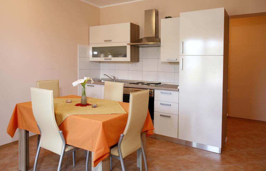 Apartment Fila I Jure Solin Room photo